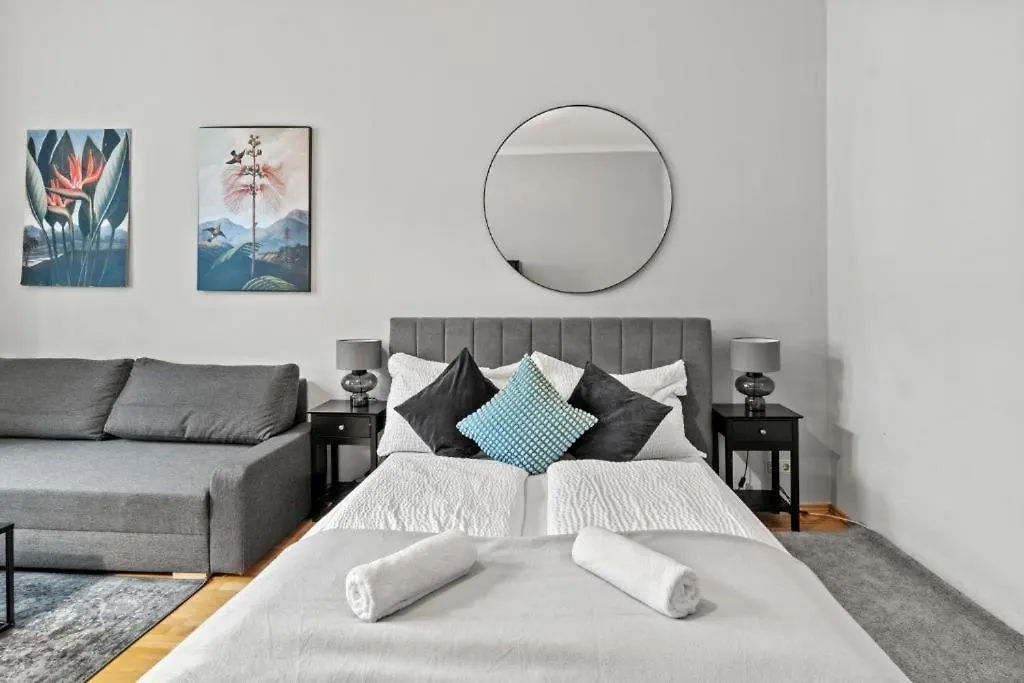 Stylish I 5 Minutes To U1 Reumannplatz I 15 Min To City Center فيينا 0*,